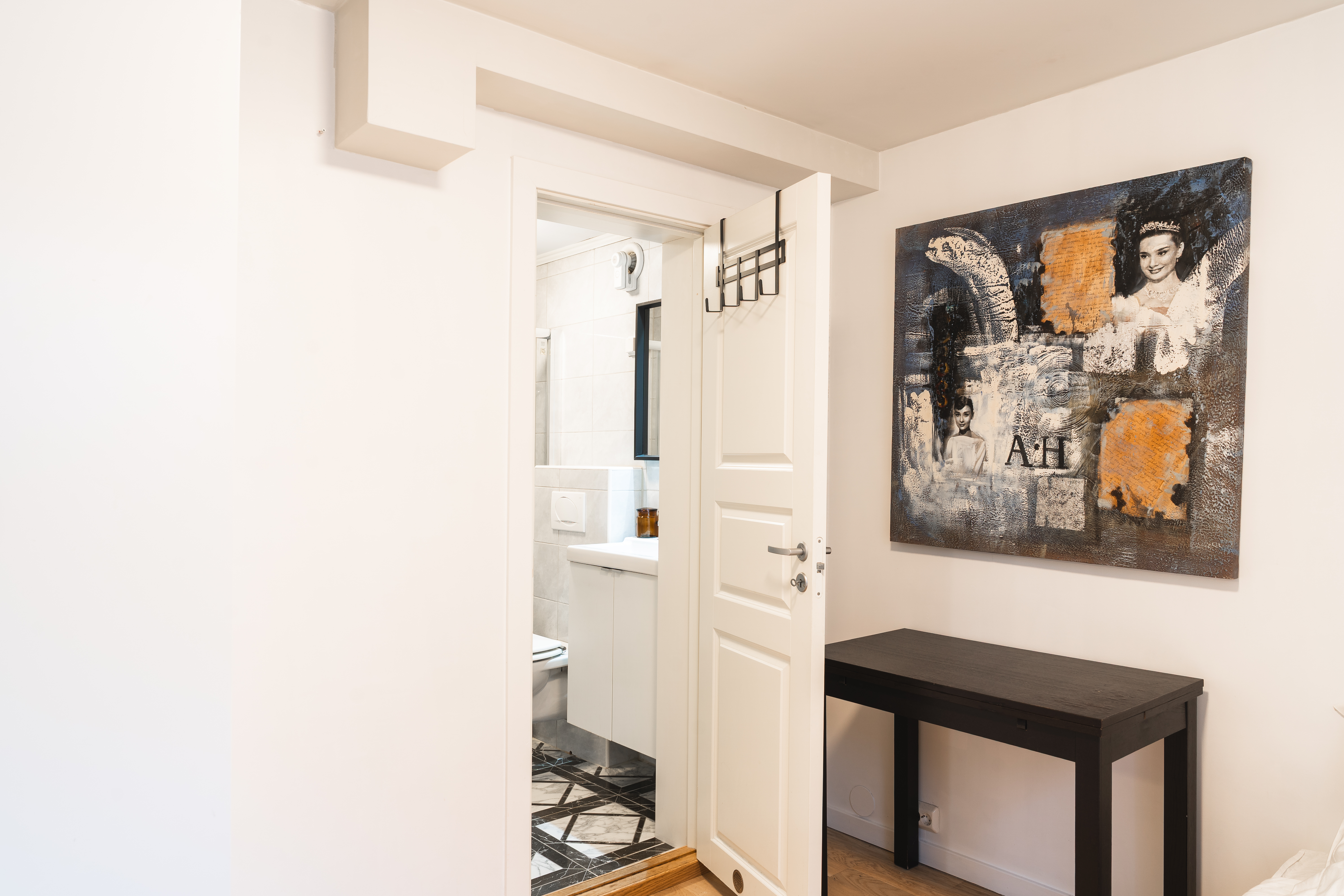 Apt 1