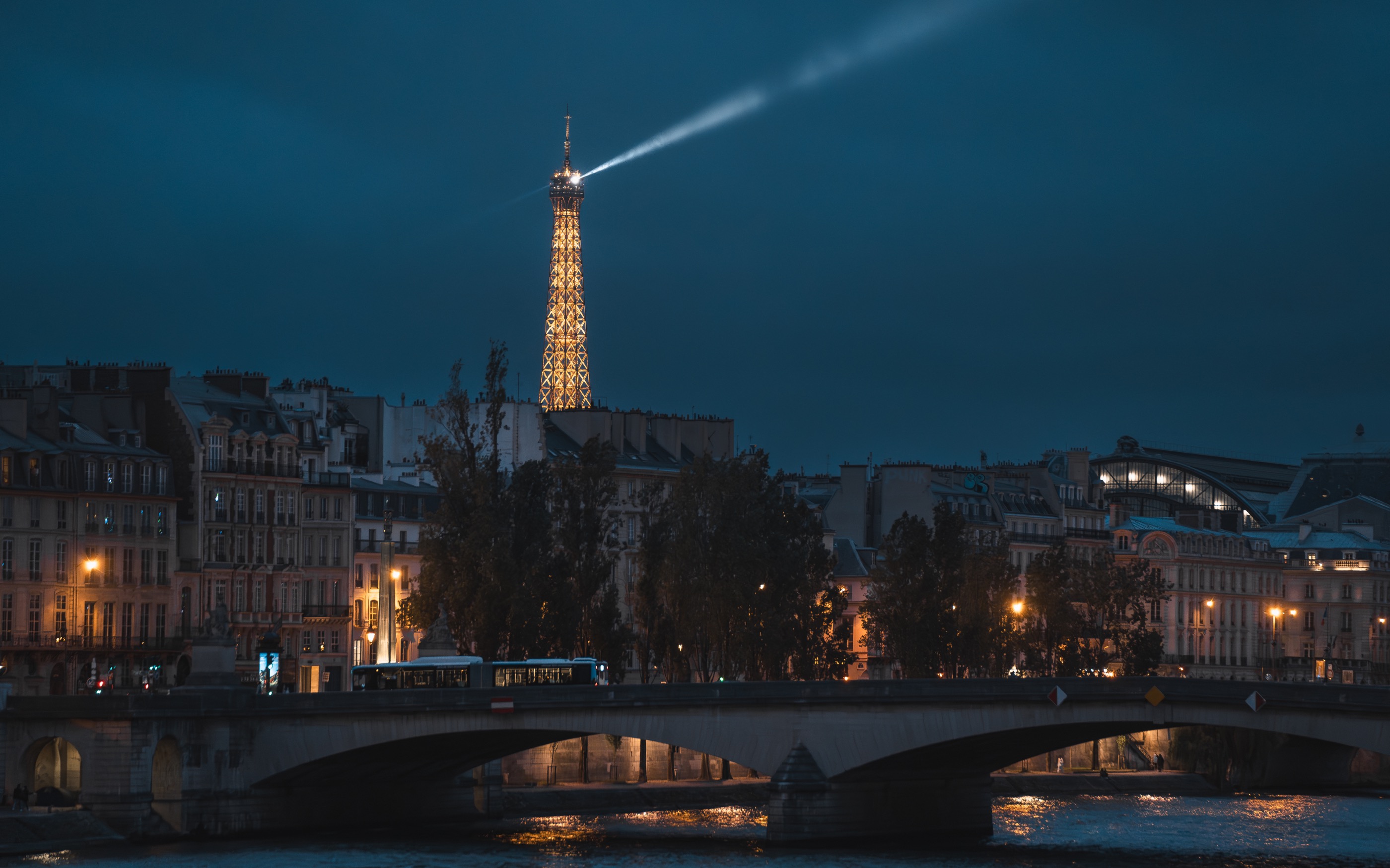 Paris banner